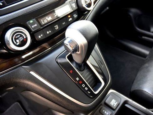 Used 2016 Honda CR-V Touring image 10