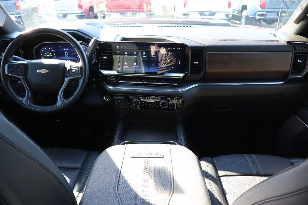 Used 2025 Chevrolet Silverado 3500 High Country w/ Technology Package AWD/4WD image 20