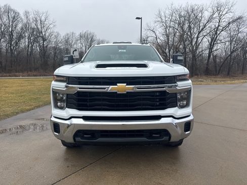 New 2026 Chevrolet Silverado 3500 LT AWD/4WD image 2