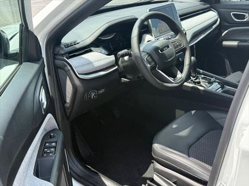 Certified 2026 Jeep Compass Latitude AWD/4WD image 9