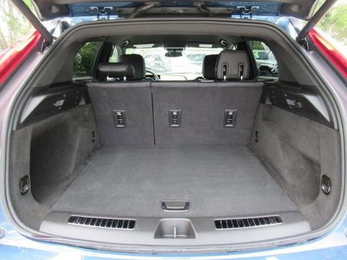 Certified 2025 Cadillac XT4 Premium Luxury image 29