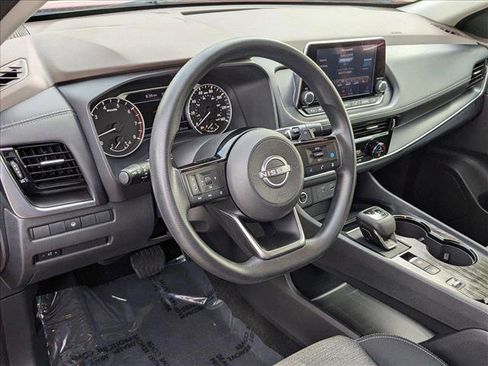 Used 2022 Nissan Rogue SV image 10