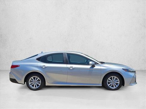Used 2025 Toyota Camry LE FWD image 4