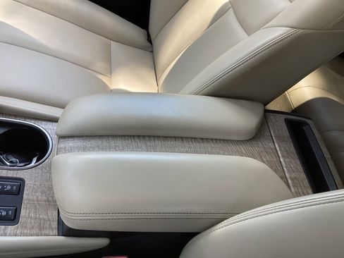 Used 2023 Nissan Murano SV image 25