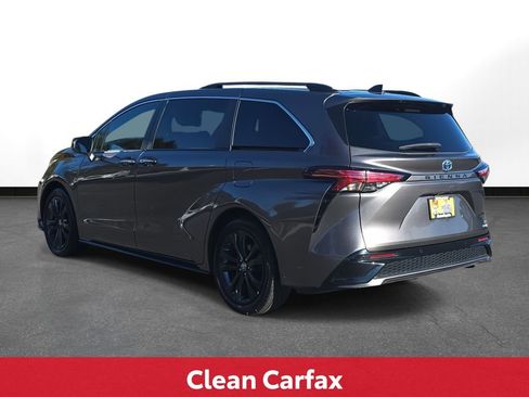 Certified 2022 Toyota Sienna XSE image 9