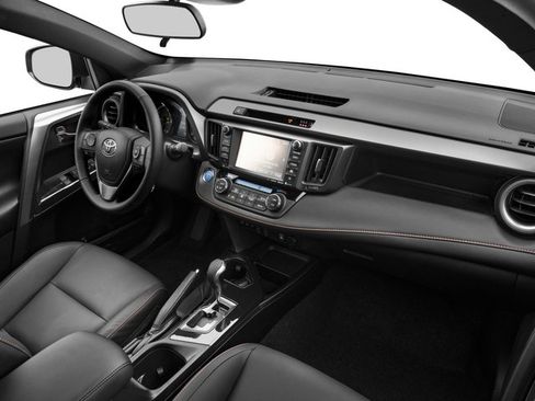 Used 2017 Toyota RAV4 SE image 16