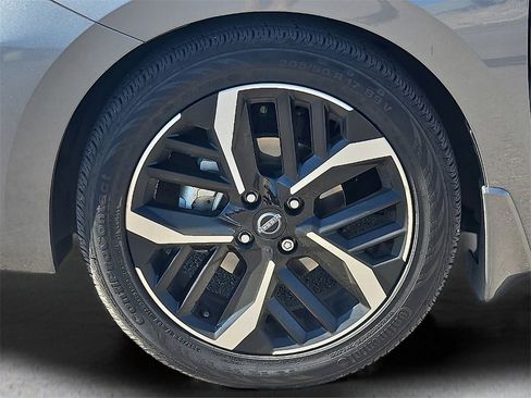 Used 2025 Nissan Versa SR w/ Trunk Package image 10