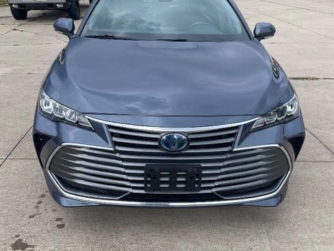 Used 2019 Toyota Avalon XLE image 6