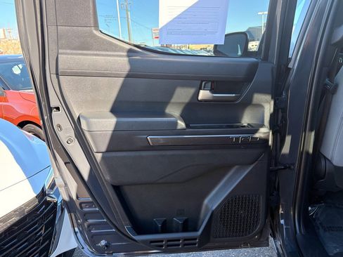 Used 2024 Toyota Tacoma TRD Off-Road image 11