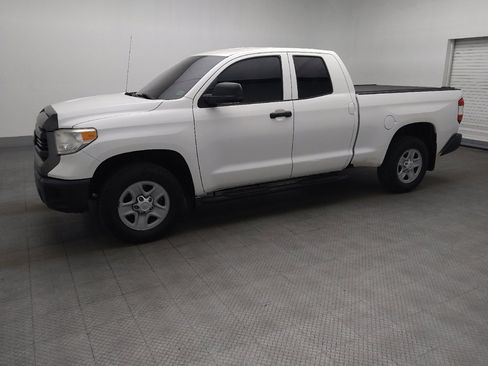 Used 2017 Toyota Tundra SR5 RWD image 2