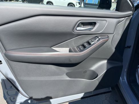 New 2026 Nissan Rogue SV AWD/4WD image 18