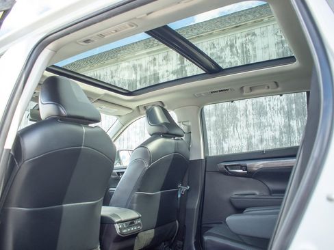 Used 2022 Toyota Highlander Platinum image 34