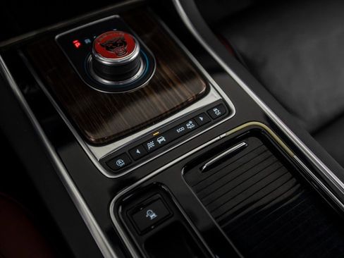 Used 2018 Jaguar XF First Edition image 30