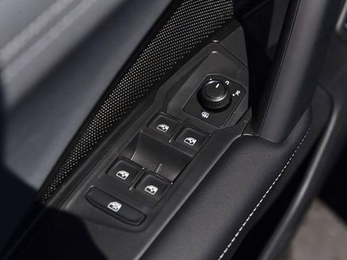 New 2026 Volkswagen Tiguan SE AWD/4WD image 8