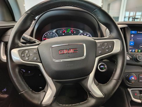 Used 2024 GMC Terrain SLT AWD/4WD image 11