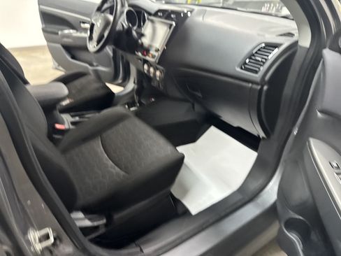 Used 2020 Mitsubishi Outlander Sport SE AWD/4WD image 33