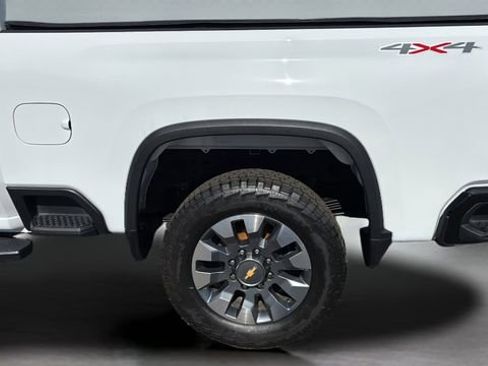 Used 2023 Chevrolet Silverado 2500 Custom w/ Custom Value Package image 33