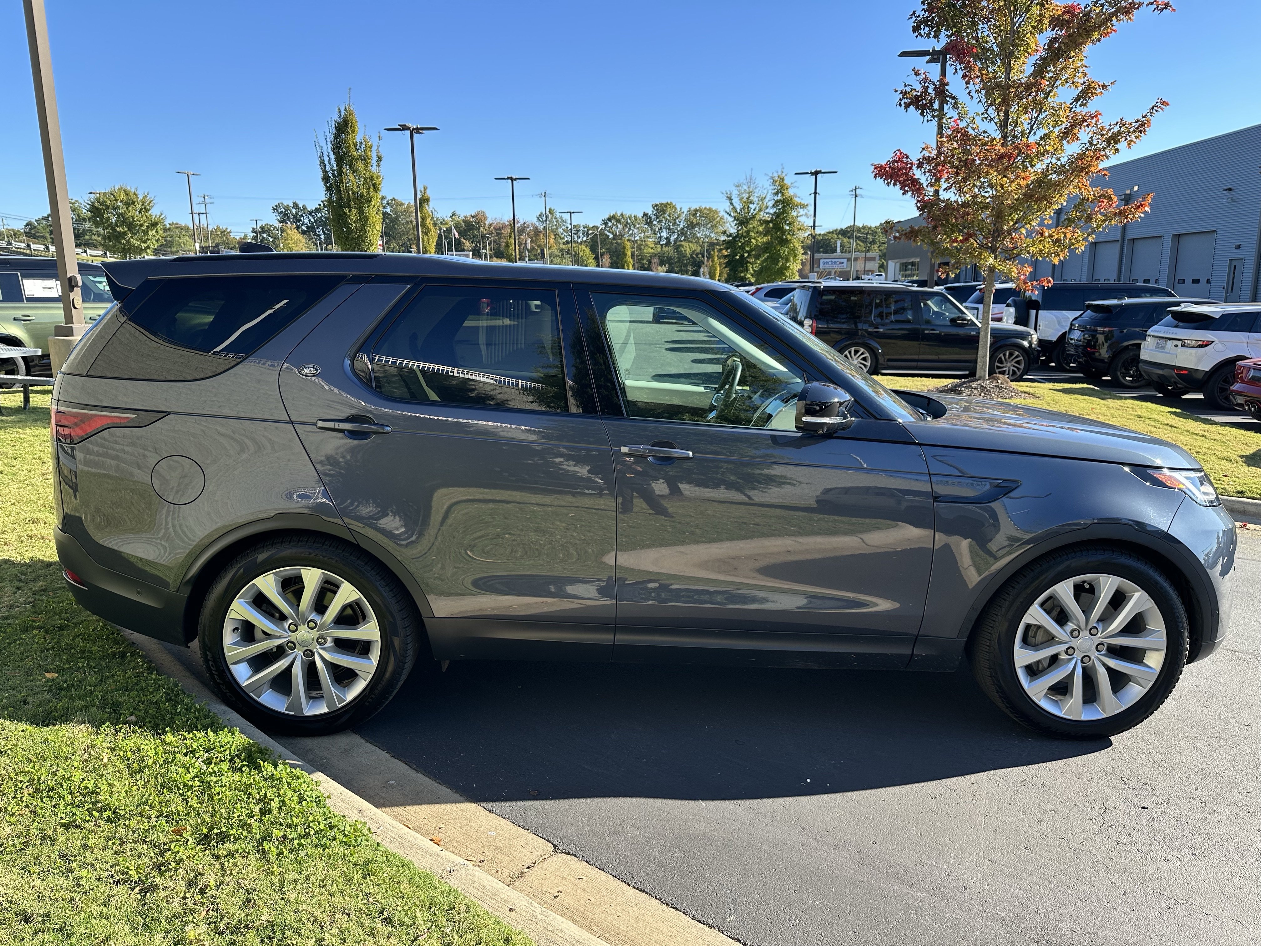 Certified 2024 Land Rover Discovery S AWD/4WD image 8
