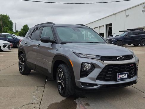 Used 2023 Chevrolet TrailBlazer RS w/ Sun and Liftgate Package image 3