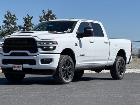 New 2026 RAM 2500 Laramie AWD/4WD image 7