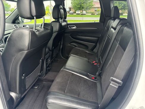 Used 2018 Jeep Grand Cherokee Altitude AWD/4WD image 11