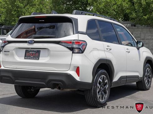 Used 2025 Subaru Forester Premium AWD/4WD image 16