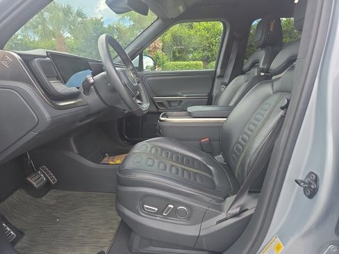 Used 2024 Rivian R1S Adventure Dual AWD/4WD image 9