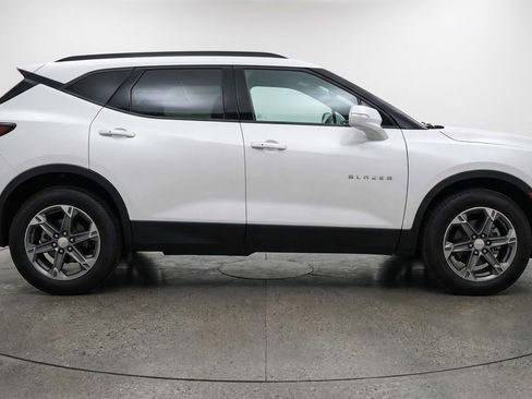 Used 2025 Chevrolet Blazer LT FWD image 11