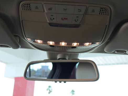 Used 2015 Mercedes-Benz C 300 Sedan image 40