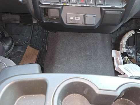 Used 2020 Chevrolet Silverado 1500 LT w/ All-Star Edition image 3