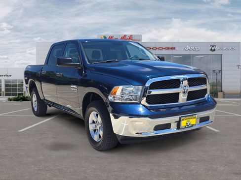 Used 2022 RAM 1500 Classic SLT AWD/4WD image 7