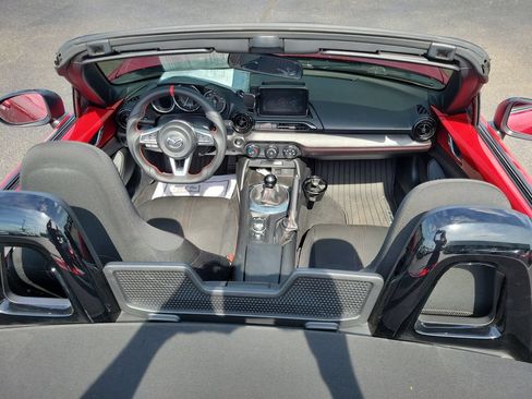 Used 2016 MAZDA MX-5 Miata Club RWD image 12