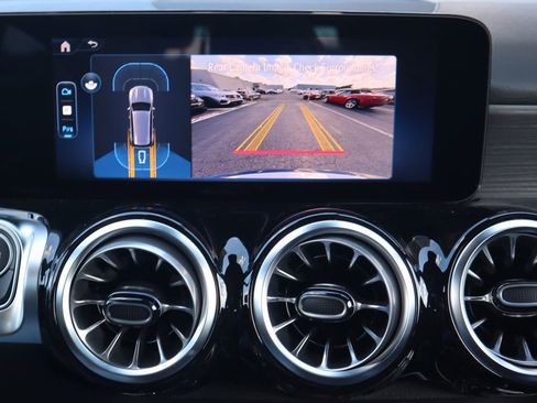 New 2026 Mercedes-Benz GLB 250 4MATIC image 16