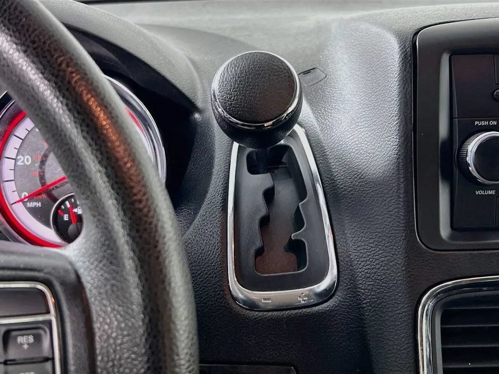Used 2013 Dodge Grand Caravan SE FWD image 16