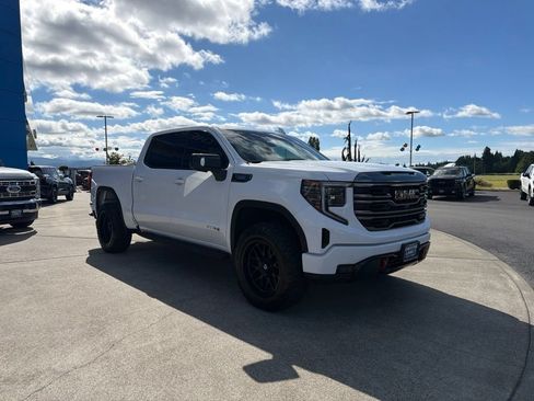Used 2022 GMC Sierra 1500 AT4 w/ AT4 Premium Package AWD/4WD image 7