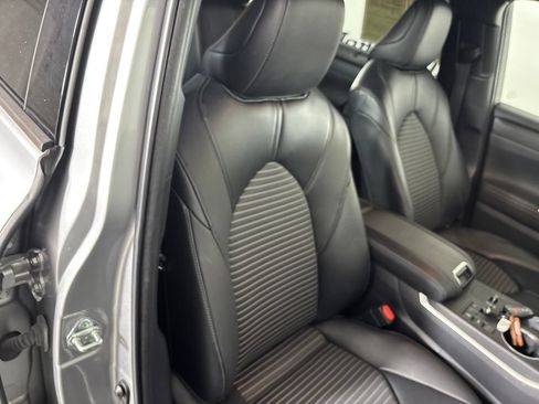 Used 2023 Toyota Highlander XSE FWD image 32
