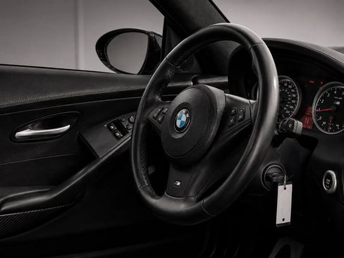 Used 2006 BMW M6 Coupe RWD image 16