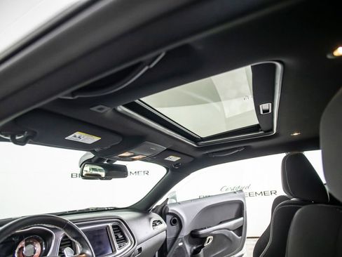 Used 2019 Dodge Challenger SRT Hellcat image 27