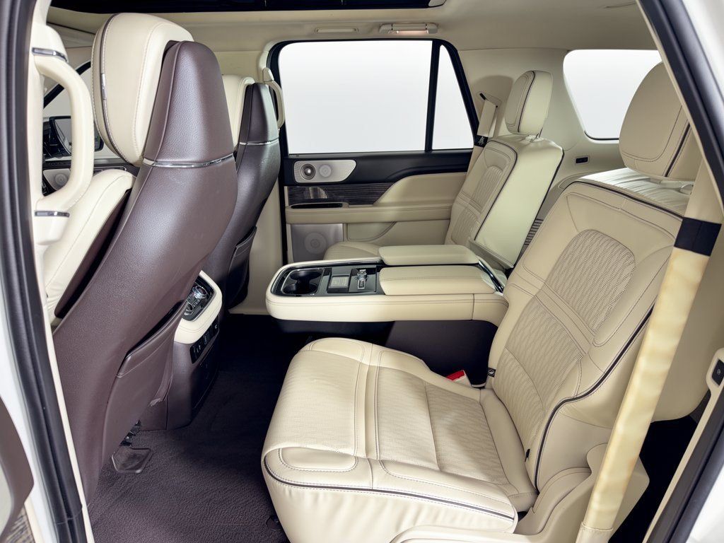 Used 2020 Lincoln Navigator L Black Label w/ Cargo Convenience Package AWD/4WD image 25