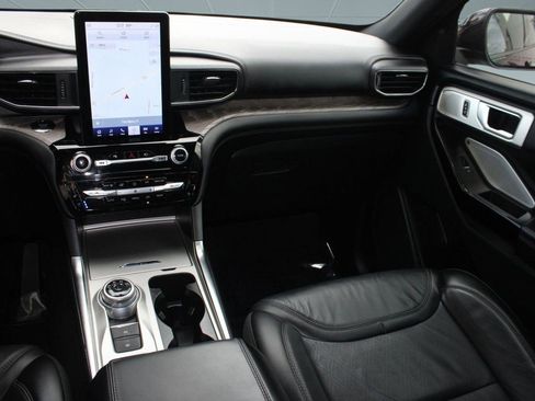 Used 2022 Ford Explorer Platinum w/ Equipment Group 601A image 29