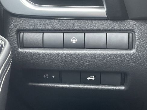 Used 2022 Nissan Rogue SL w/ SL Premium Package image 32