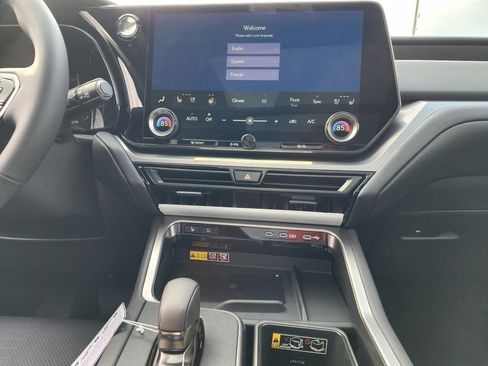 Used 2024 Lexus TX 350 AWD image 32