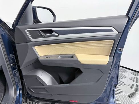 Used 2021 Volkswagen Atlas Cross Sport SEL R-Line image 10