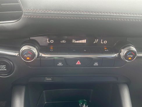 Used 2019 MAZDA MAZDA3 AWD Hatchback image 12