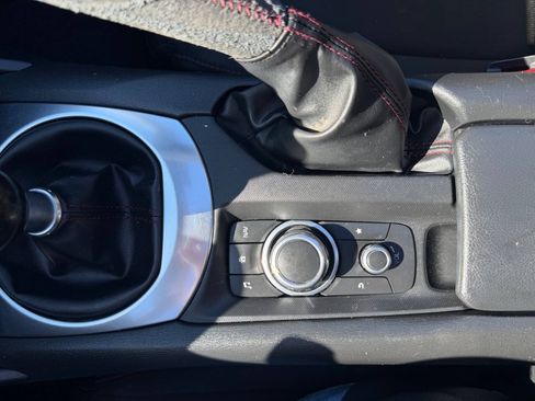 Used 2016 MAZDA MX-5 Miata Club RWD image 19