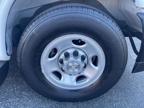 Used 2022 Chevrolet Express 3500 LS image 40