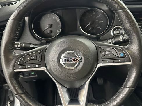 Used 2018 Nissan Rogue SL w/ Premium Package AWD/4WD image 16