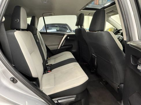 Used 2017 Toyota RAV4 XLE AWD/4WD image 22