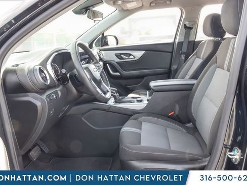 Used 2025 Chevrolet Blazer LT image 3