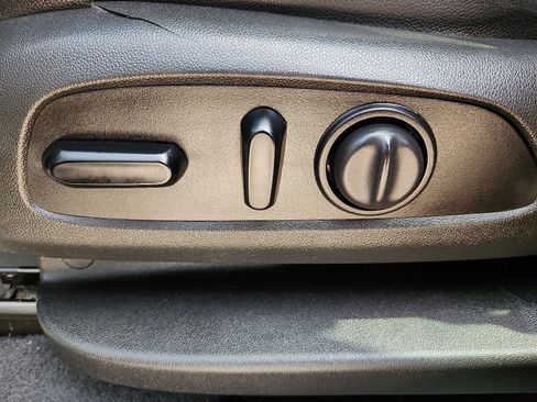 Used 2021 GMC Terrain SLT w/ Elevation Edition image 14